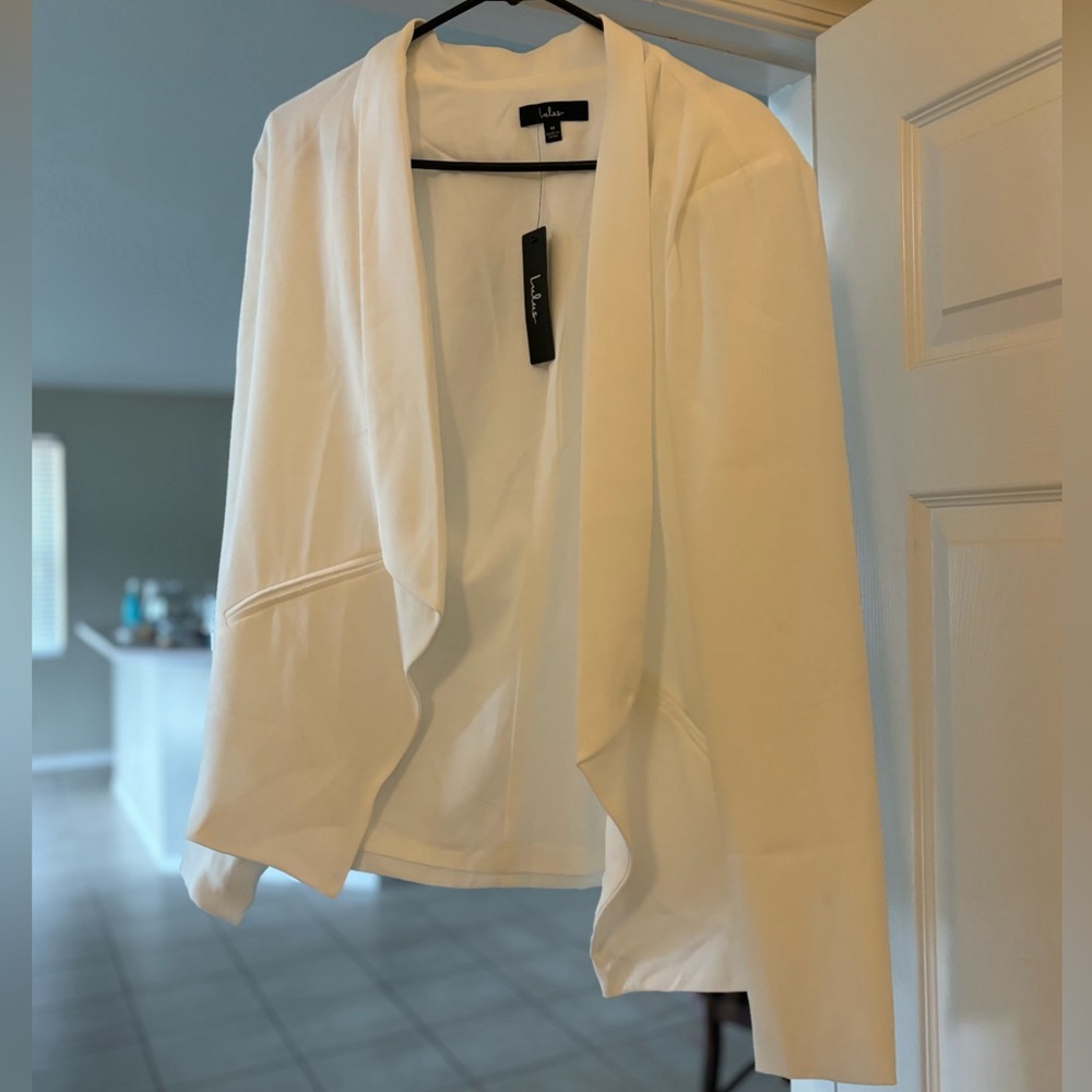 Medium women’s white blazer